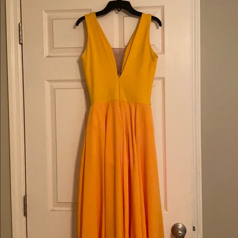 Yellow gown . - Picture 3 of 8